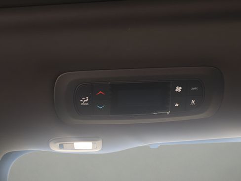 New 2027 Chrysler Pacifica Limited FWD image 24