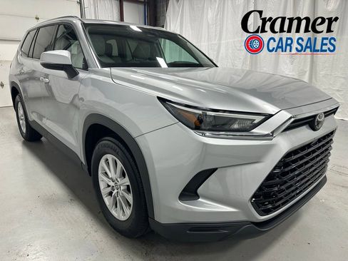 Used 2025 Toyota Grand Highlander AWD image 1