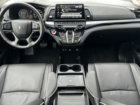 Used 2025 Honda Odyssey Elite image 12