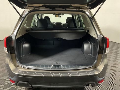 Used 2019 Subaru Forester Premium w/ All-Weather Package image 17