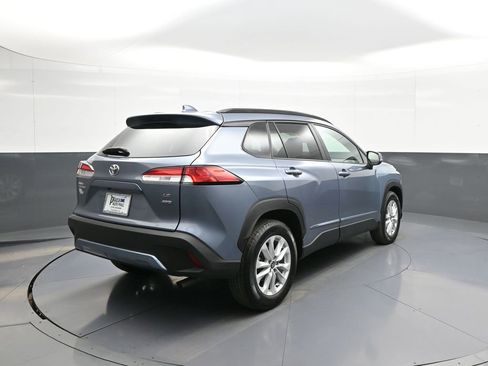 Certified 2022 Toyota Corolla Cross LE AWD/4WD image 6