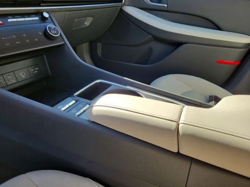 Used 2025 Hyundai Sonata SEL FWD image 29