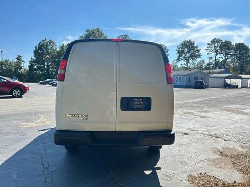 Used 2015 Chevrolet Express 2500 image 6