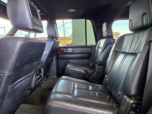 Used 2015 Lincoln Navigator 4WD image 20