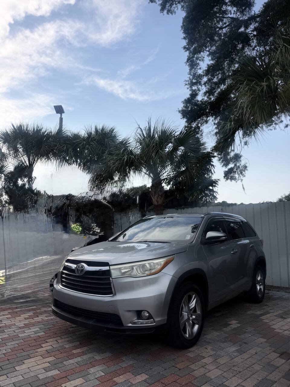 Used 2016 Toyota Highlander Limited w/ Driver Technology Package FWD image 6