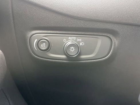 Used 2022 Chevrolet Equinox RS w/ LPO, Floor Liner Package AWD/4WD image 17