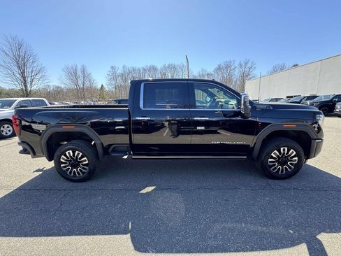Used 2024 GMC Sierra 2500 Denali Ultimate AWD/4WD image 5