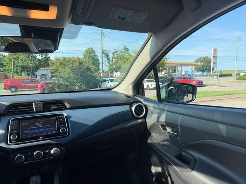 Used 2025 Nissan Versa SV FWD image 33