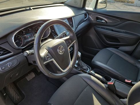 Used 2022 Buick Encore Preferred w/ Safety Package image 21