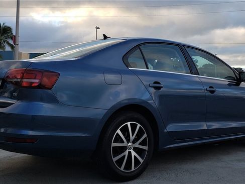 Used 2018 Volkswagen Jetta SE FWD image 6