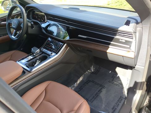 Used 2025 Audi Q8 Premium Plus w/ Premium Plus Package image 12