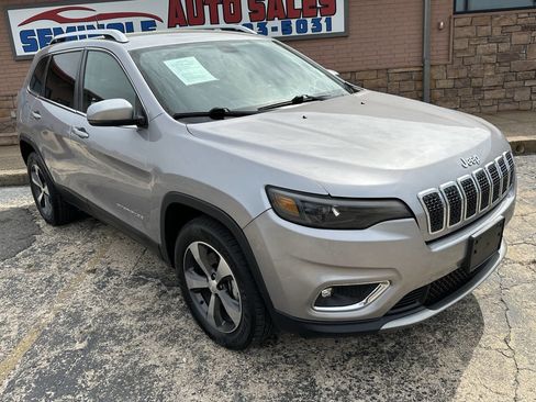 Used 2019 Jeep Cherokee Limited image 3