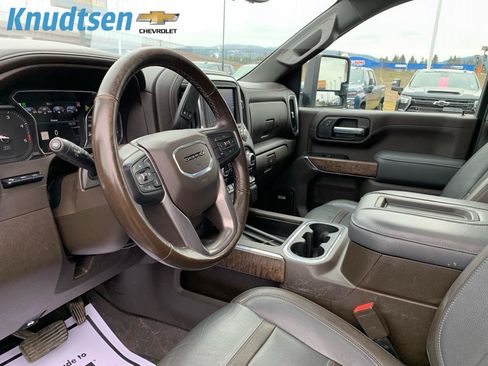 Used 2021 GMC Sierra 3500 Denali w/ Denali Ultimate Package image 19