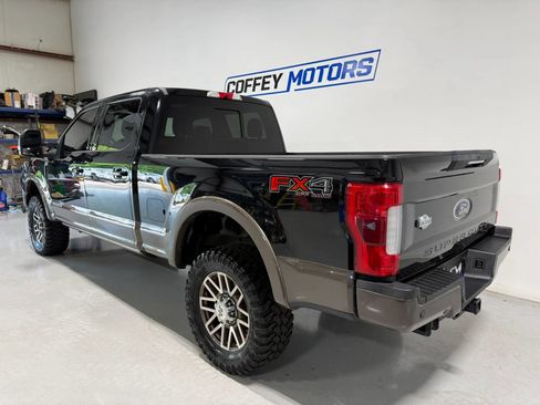 Used 2017 Ford F250 King Ranch w/ King Ranch Ultimate Package AWD/4WD image 4