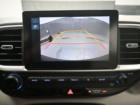 Used 2023 Hyundai Venue SEL FWD image 12