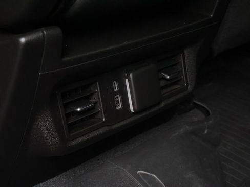 Used 2024 Chevrolet Silverado 2500 LT AWD/4WD image 46