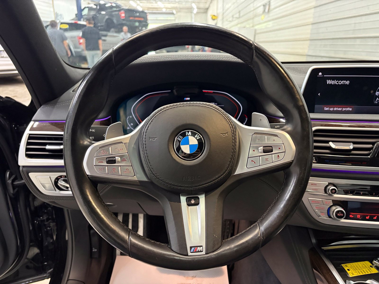 Used 2022 BMW 740i xDrive w/ M Sport Package AWD/4WD image 18