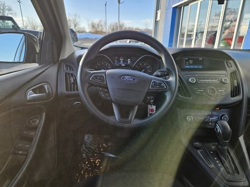 Used 2018 Ford Focus SE image 16