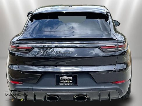 Used 2022 Porsche Cayenne Turbo GT image 4