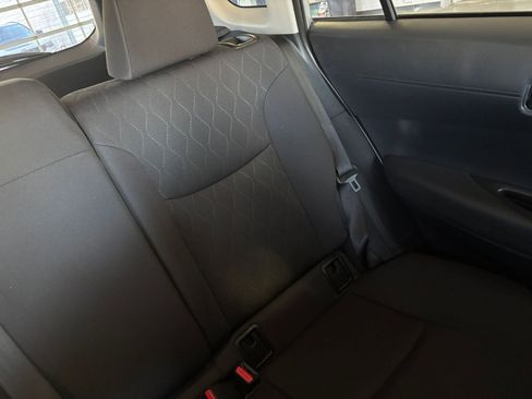 Used 2025 Toyota Corolla Cross LE image 36