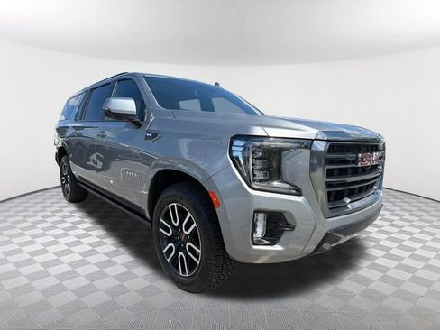 Used 2023 GMC Yukon XL AT4 w/ Technology Package AWD/4WD image 3