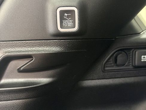 Used 2024 Jeep Grand Cherokee Limited AWD/4WD image 7
