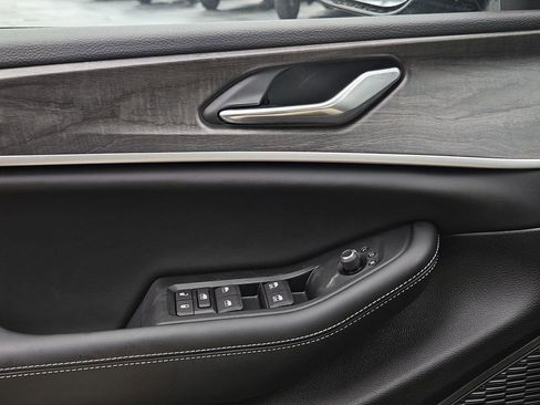 New 2026 Jeep Grand Cherokee Altitude image 24