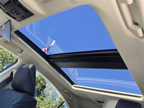 Used 2023 Lexus ES 350 w/ Premium Package image 19