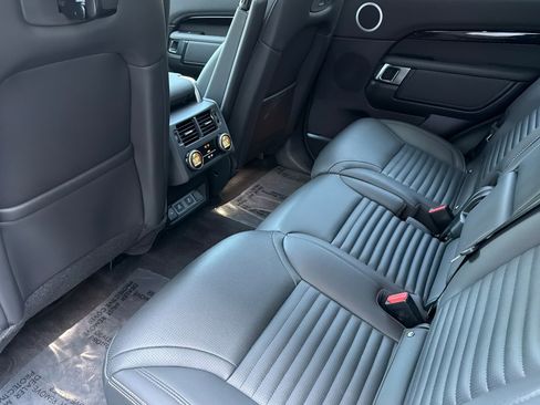 Certified 2025 Land Rover Discovery S AWD/4WD image 28