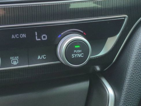 Used 2018 Honda Accord Sport image 29