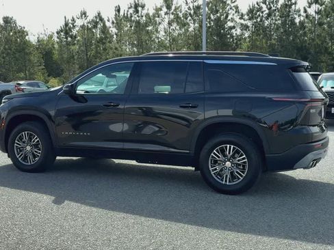 Used 2026 Chevrolet Traverse LT FWD image 6