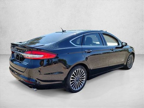 Used 2018 Ford Fusion Titanium FWD image 5