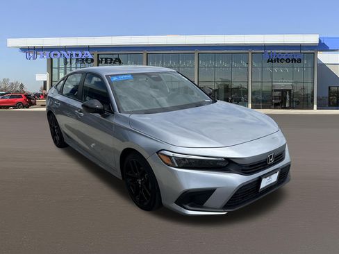 Used 2024 Honda Civic Sport image 6