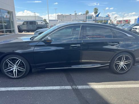 Used 2021 Honda Accord Touring image 5