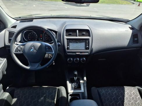 Used 2025 Mitsubishi Outlander Sport LE AWD/4WD image 17