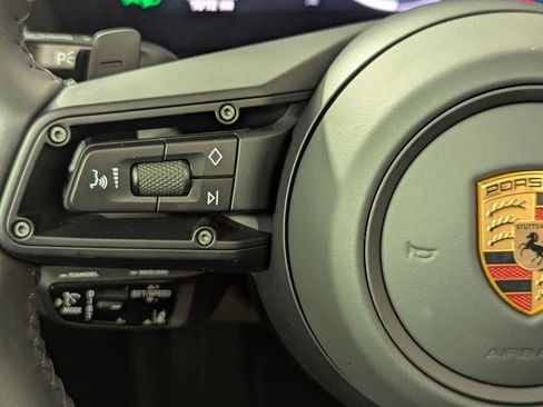 Used 2025 Porsche 911 Carrera image 9