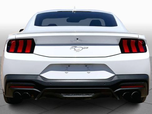 Used 2024 Ford Mustang Premium image 5