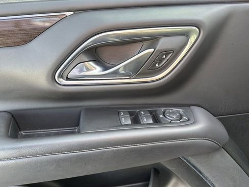 Certified 2023 GMC Yukon SLE image 3