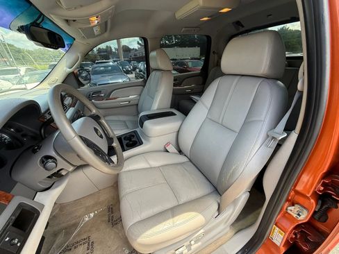 Used 2007 Chevrolet Avalanche LTZ w/ LTZ Preferred Equipment Group RWD image 13