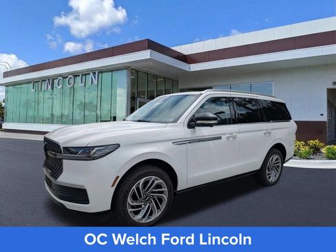 Certified 2026 Lincoln Navigator Reserve AWD/4WD image 5