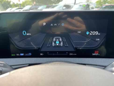 Used 2022 Kia EV6 Wind w/ Wind Technology Package AWD/4WD image 17