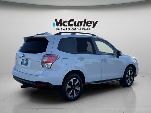 Used 2017 Subaru Forester 2.5i Premium w/ All-Weather Package AWD/4WD image 6