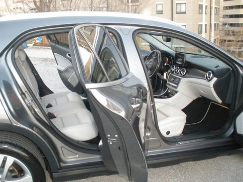 Used 2019 Mercedes-Benz GLA 250 4MATIC image 23