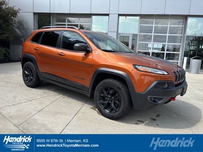 Used 2016 Jeep Cherokee Trailhawk w/ Comfort/Convenience Group