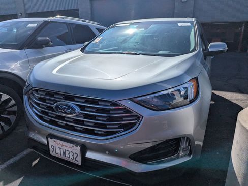 Used 2024 Ford Edge Titanium image 6