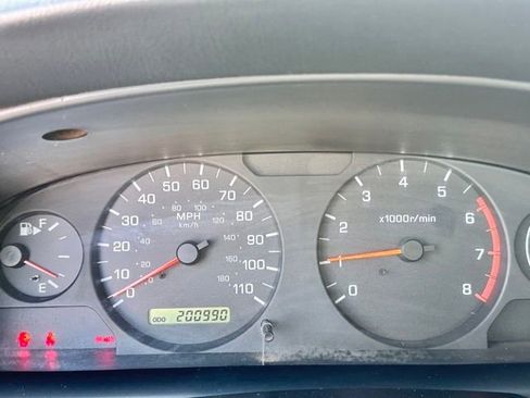 Used 2001 Nissan Frontier XE image 10