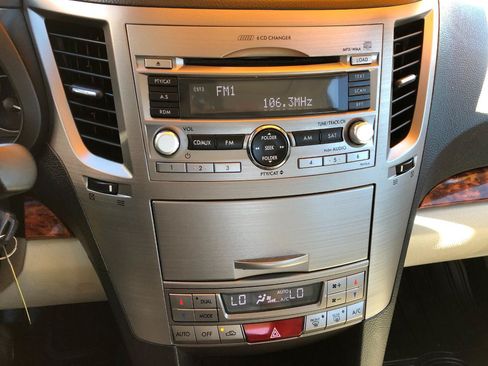 Used 2011 Subaru Legacy 2.5i Limited w/ Popular Equipment Group 2B AWD/4WD image 27