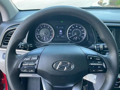 Used 2020 Hyundai Elantra SE w/ Convenience Package (C2) FWD image 25
