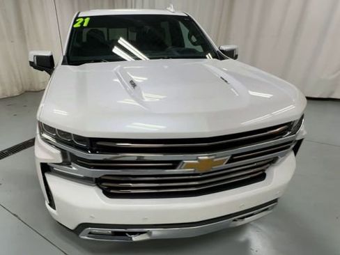 Used 2021 Chevrolet Silverado 1500 High Country w/ Technology Package image 3