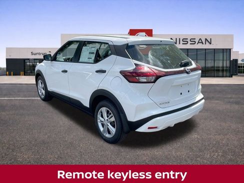 New 2025 Nissan Kicks Play S image 14
